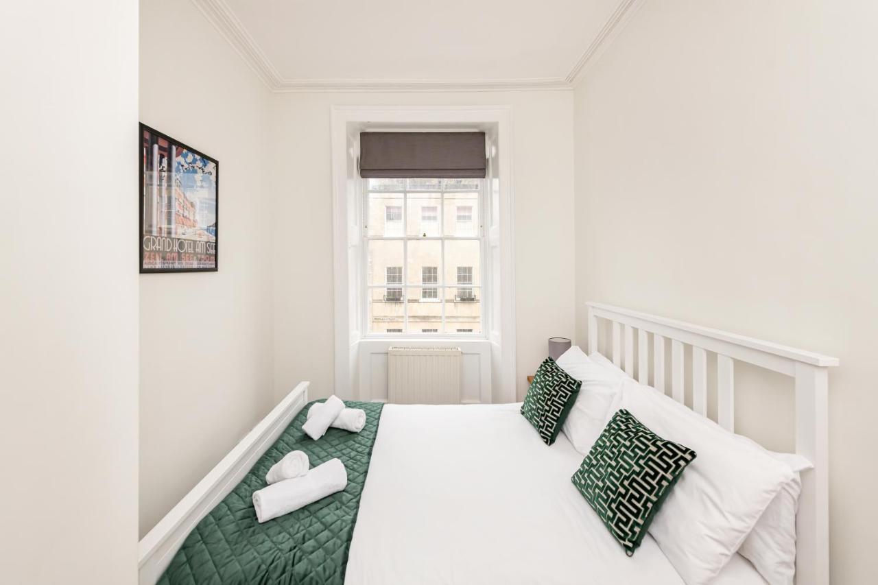 Stunning Georgian Apartment In Central Бат Екстер'єр фото